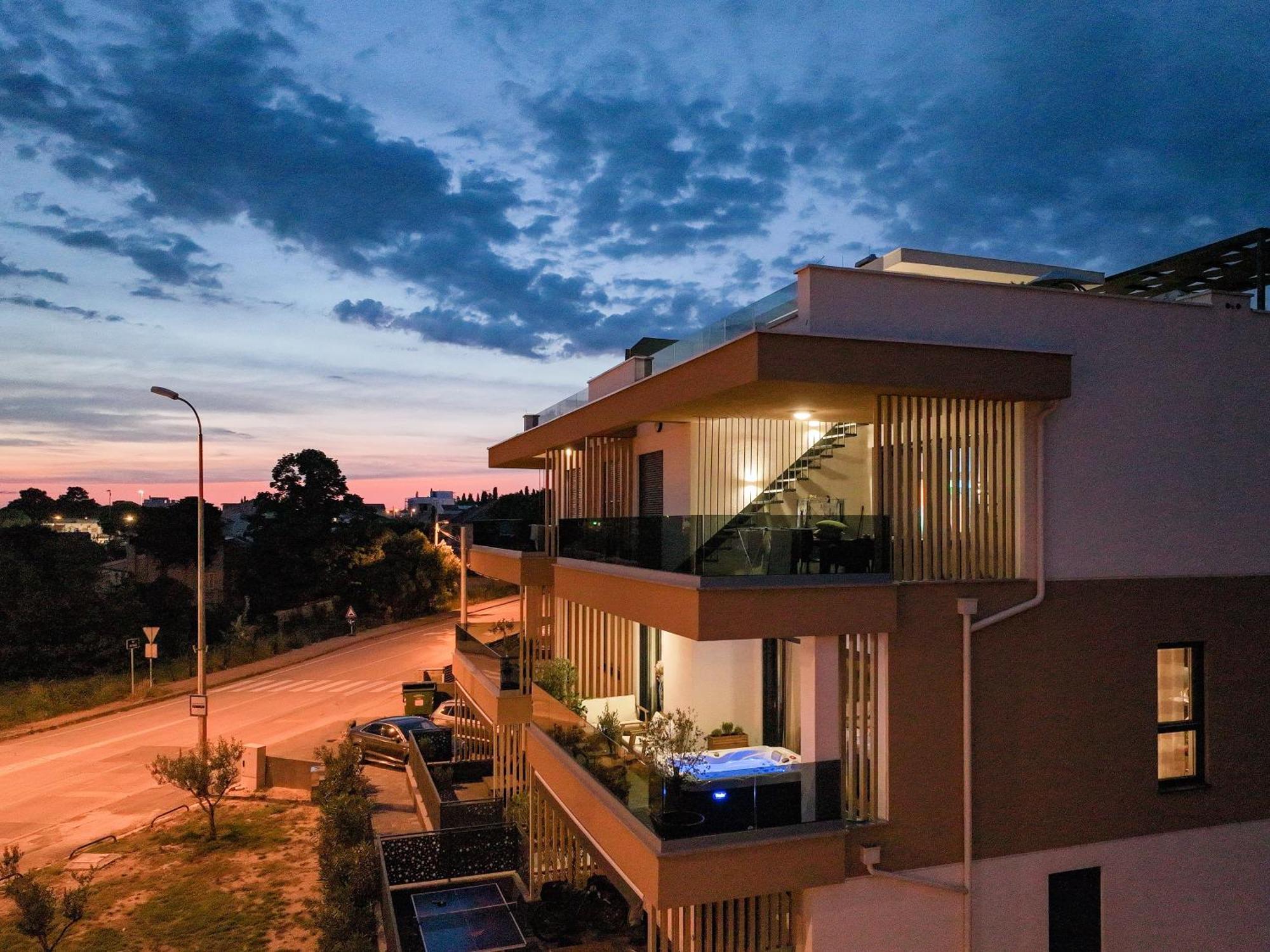 Luma Luxury Apartment With Jacuzzi ซาดาร์ ภายนอก รูปภาพ