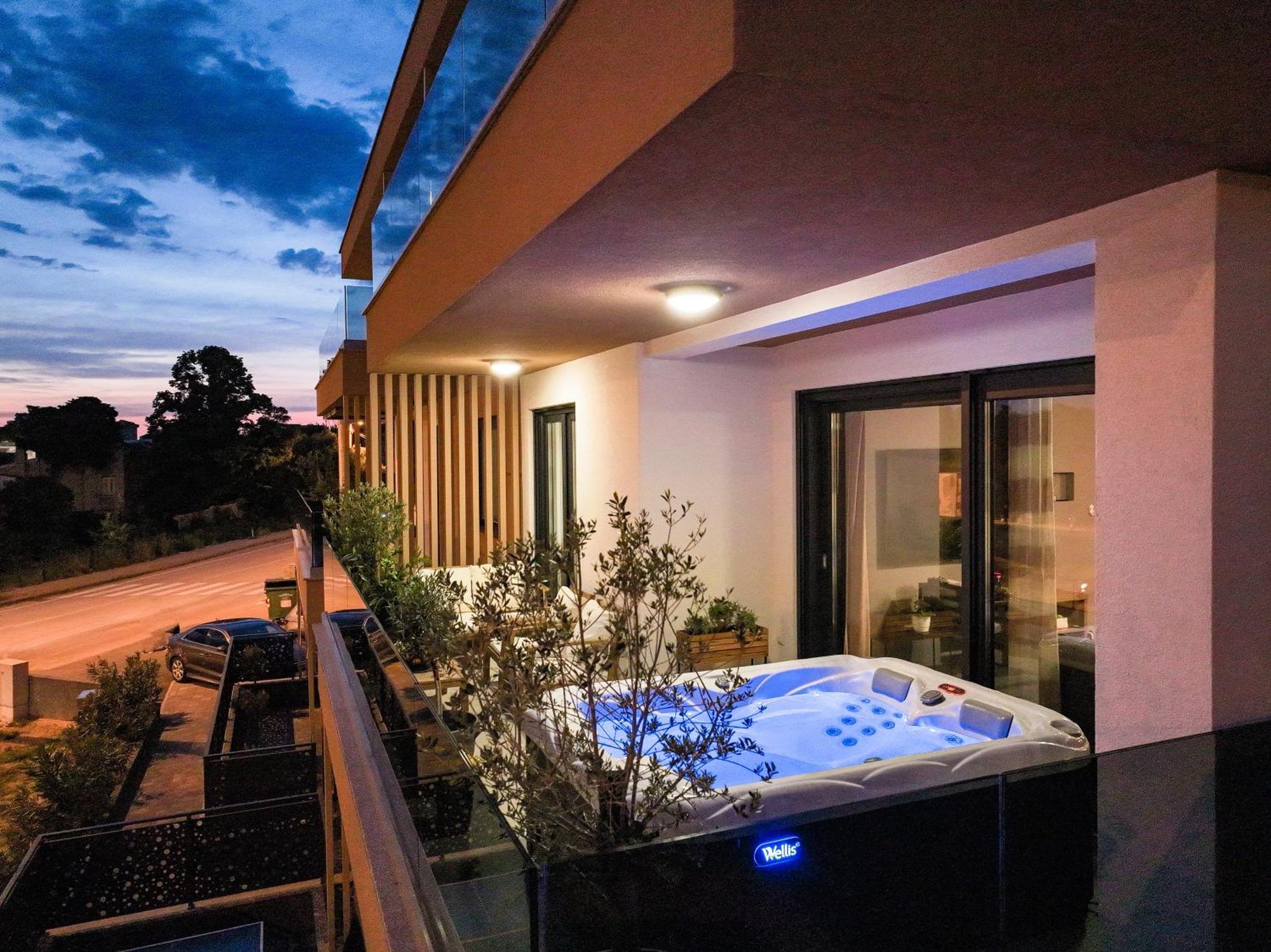 Luma Luxury Apartment With Jacuzzi ซาดาร์ ภายนอก รูปภาพ